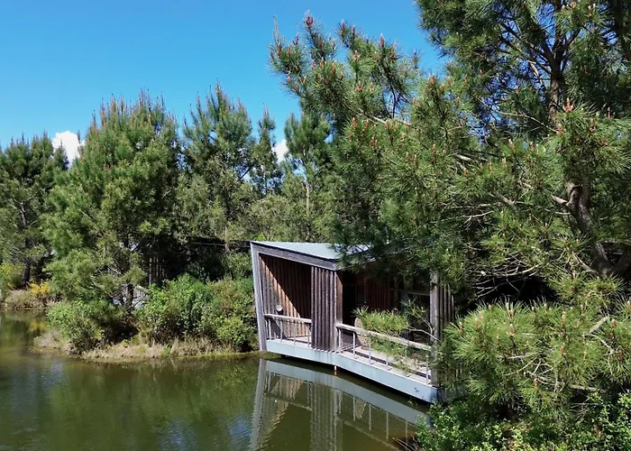 Les Échasses Golf&Surf Eco Lodge